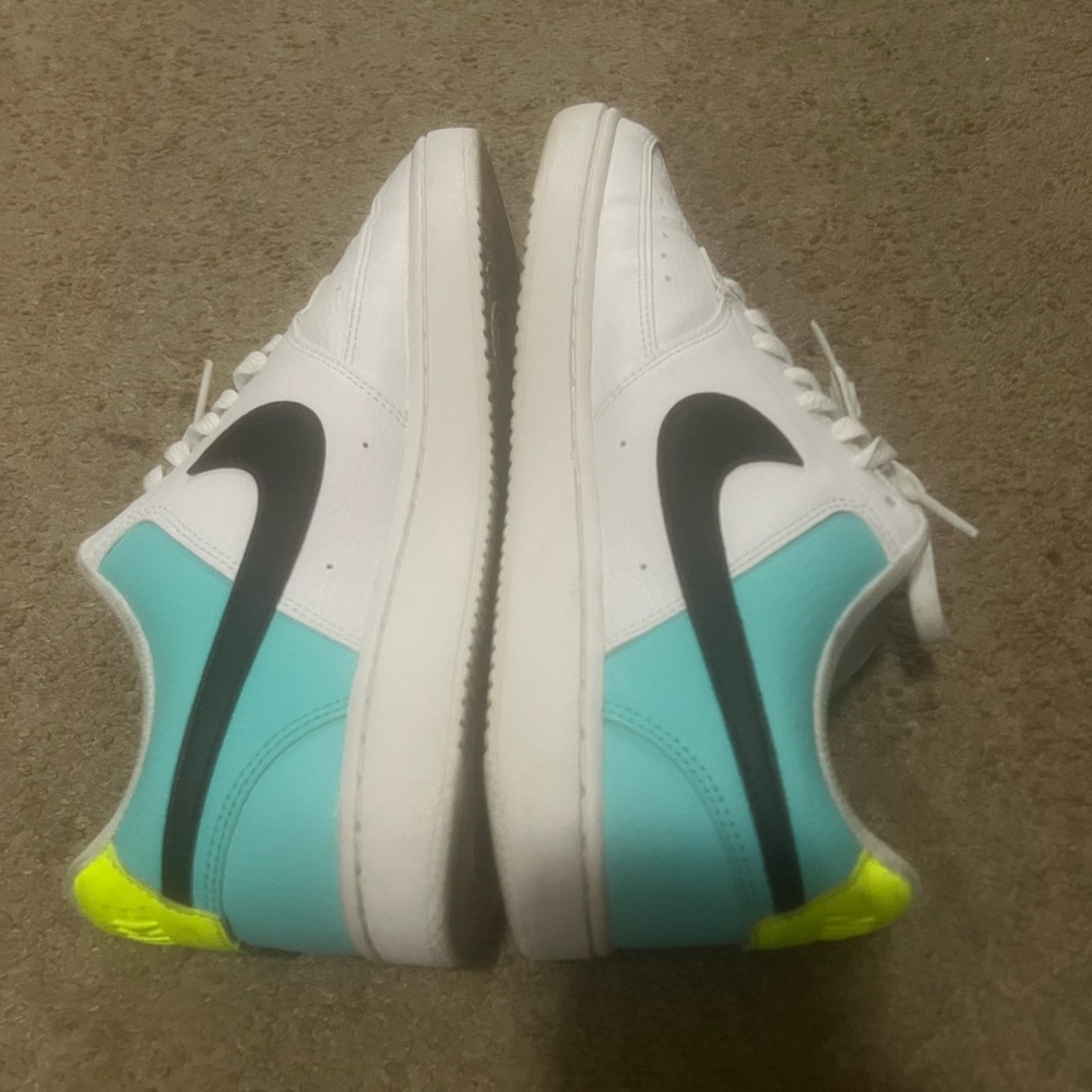 Women Multi-Color Nike SZ 10.5